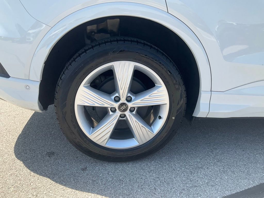 Used 2022 Audi Q4 e-tron Prestige AWD/4WD image 8