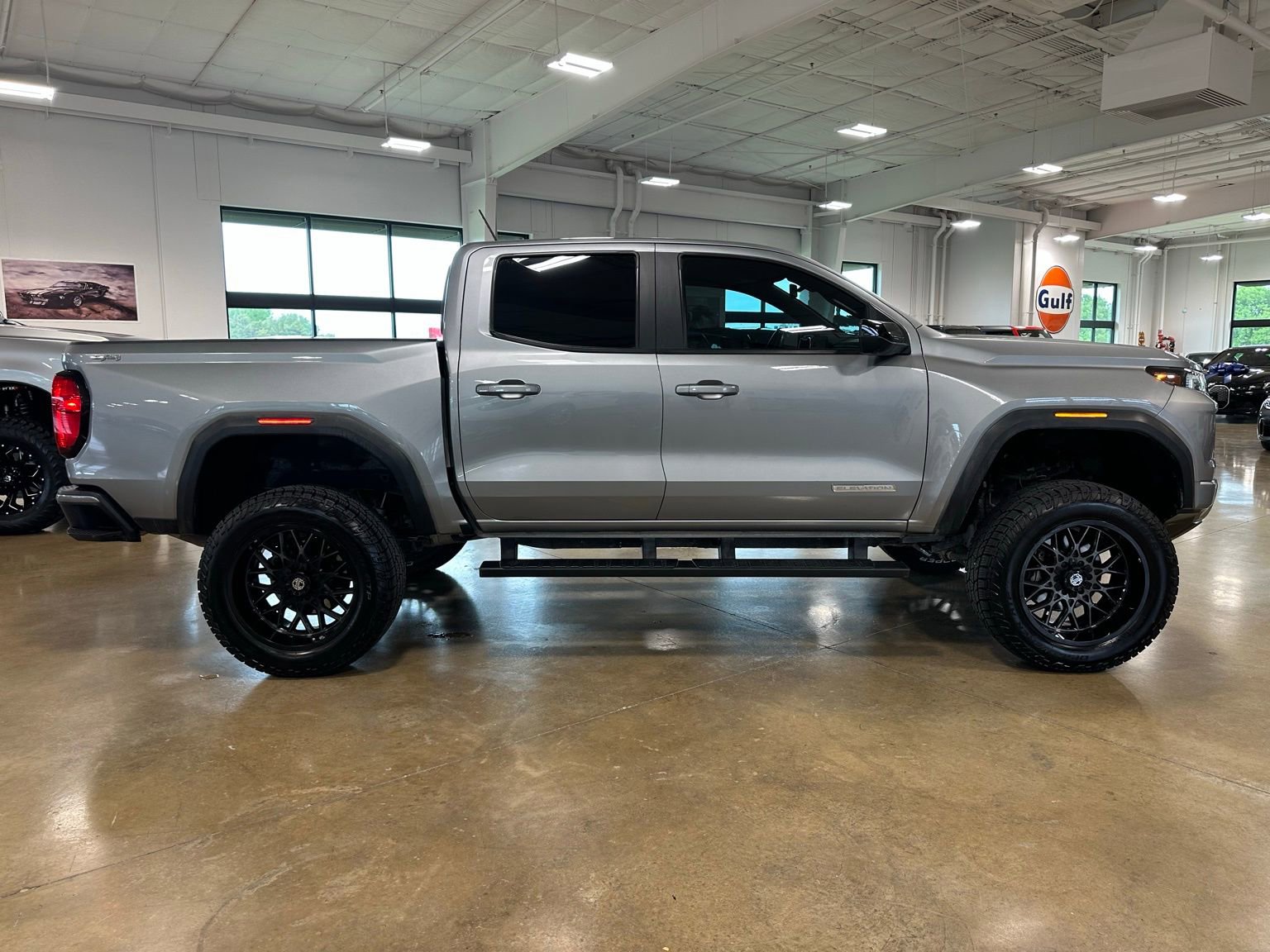 Used 2023 GMC Canyon Elevation w/ Elevation Premium Package AWD/4WD image 9