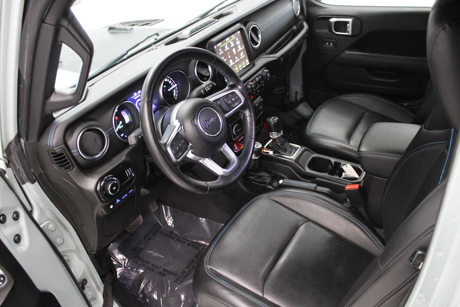 Used 2023 Jeep Wrangler Unlimited Rubicon 4xe w/ Steel Bumper Group AWD/4WD image 17