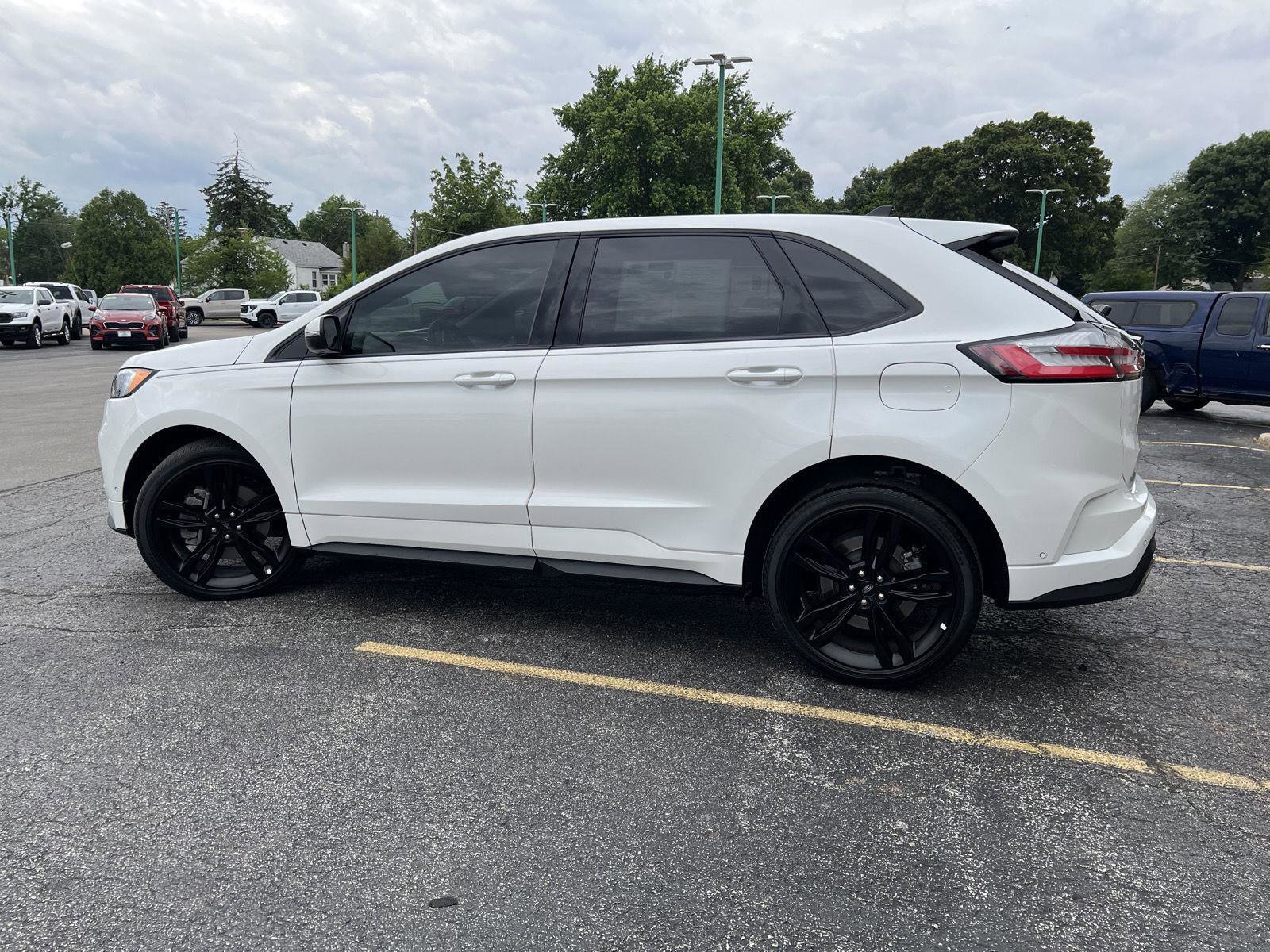 Used 2024 Ford Edge ST w/ Equipment Group 401A AWD/4WD image 10