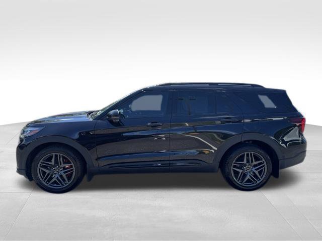 Used 2025 Ford Explorer ST AWD/4WD image 5
