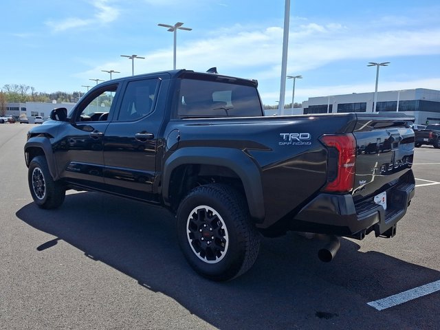Certified 2024 Toyota Tacoma TRD Off-Road AWD/4WD image 4
