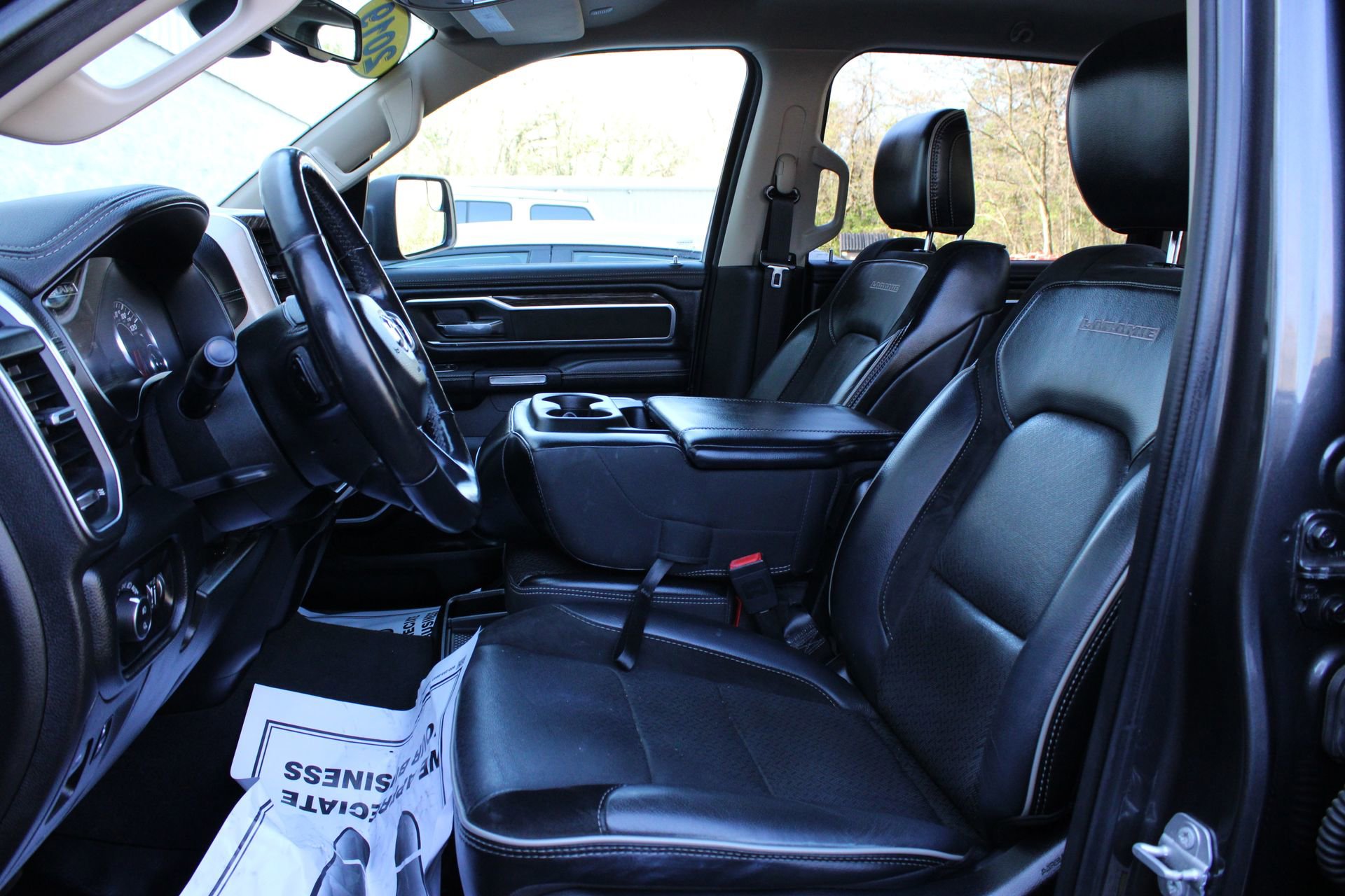 Used 2019 RAM 1500 Laramie AWD/4WD image 18