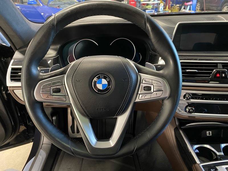 Used 2018 BMW 750i xDrive AWD/4WD image 10