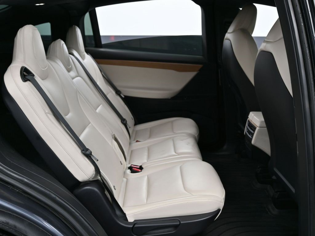 Used 2021 Tesla Model X Long Range image 39