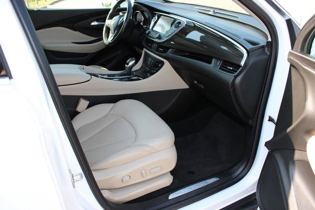 Used 2020 Buick Envision Essence w/ Experience Buick Package FWD image 6