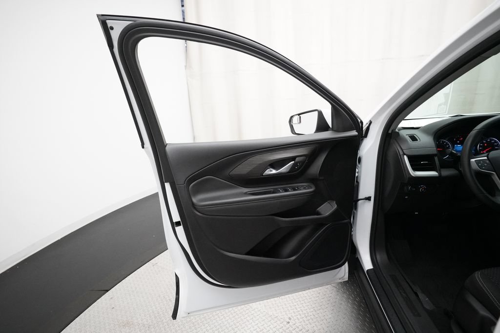 Used 2024 GMC Terrain SLE w/ LPO, Floor Liner Package AWD/4WD image 27