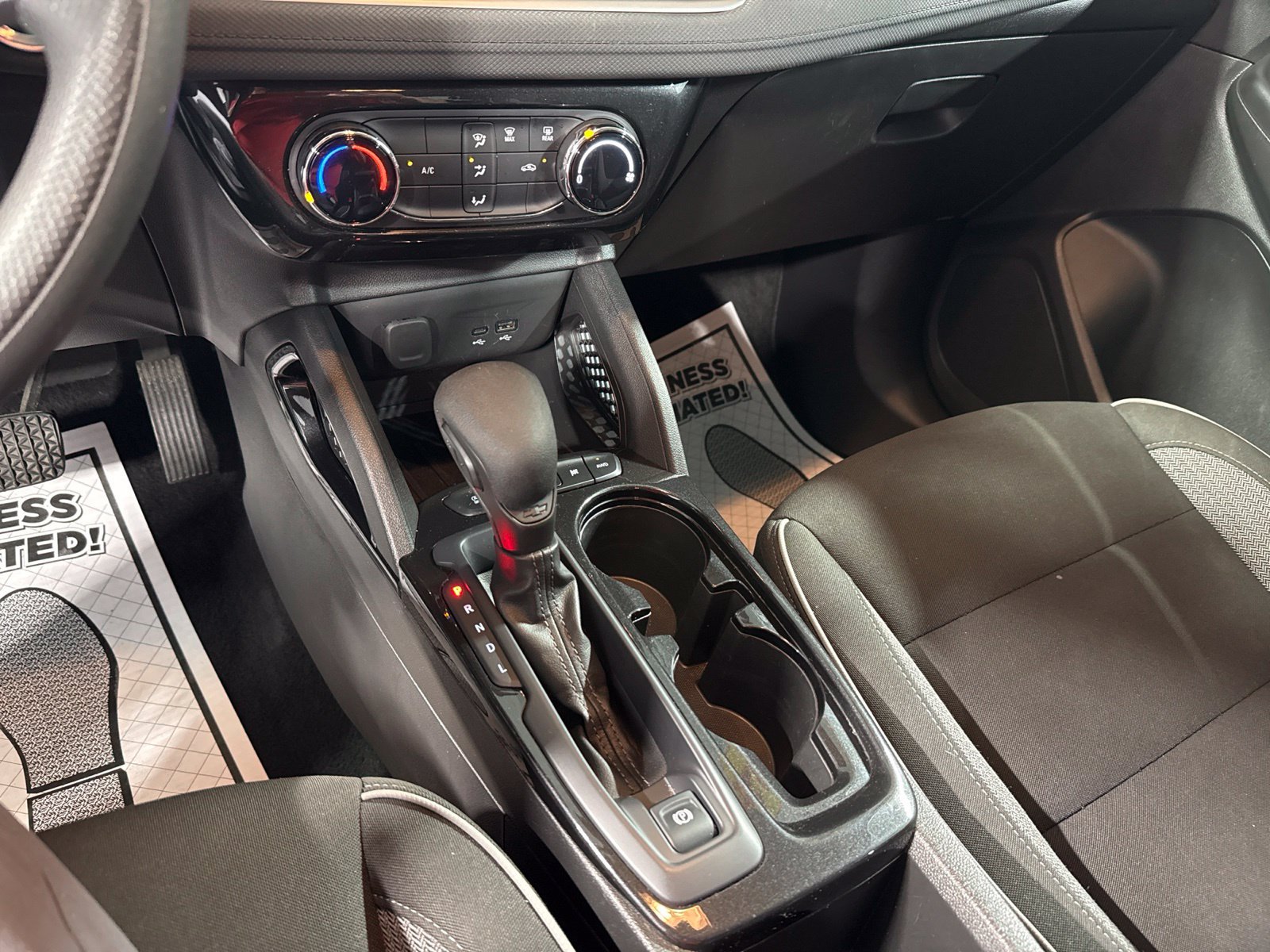 Used 2025 Chevrolet TrailBlazer LT AWD/4WD image 30