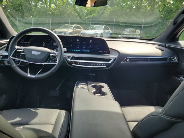Certified 2024 Cadillac Lyriq Luxury AWD/4WD image 9