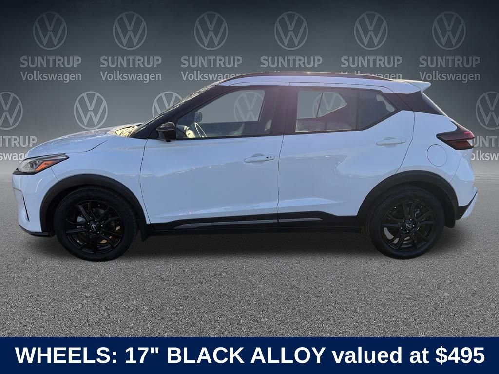 Used 2023 Nissan Kicks SR image 2