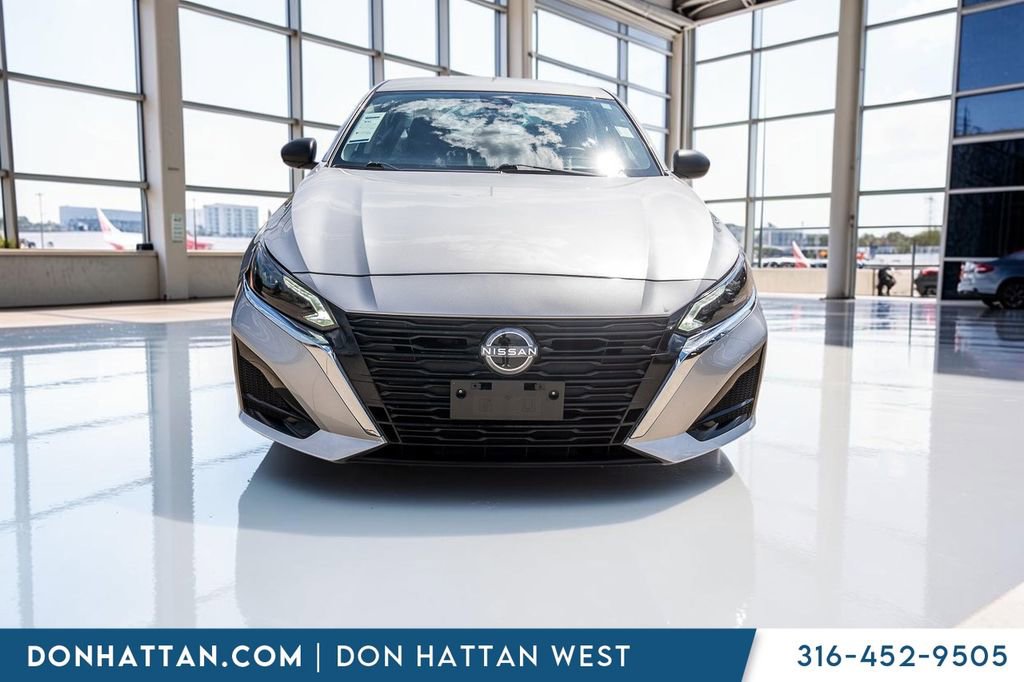 Used 2025 Nissan Altima 2.5 SV AWD/4WD image 26