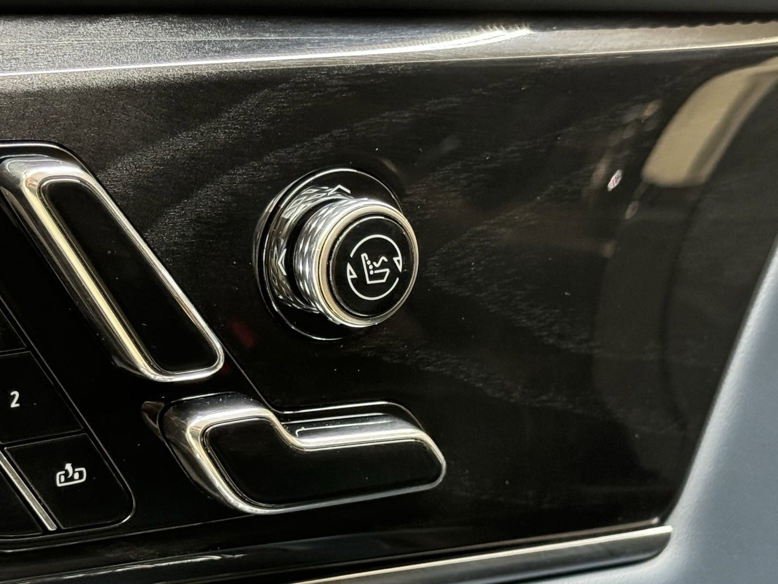 New 2025 Cadillac Escalade IQ Luxury 2 image 20