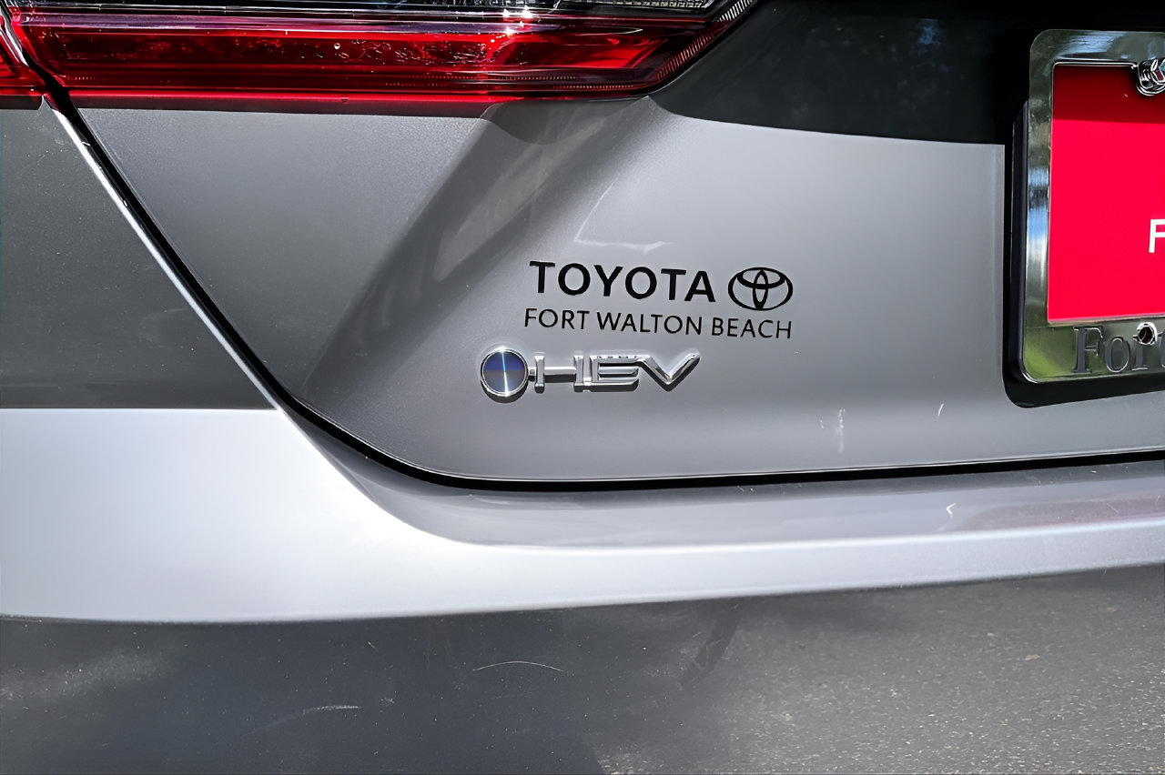 Used 2026 Toyota Camry SE FWD image 33