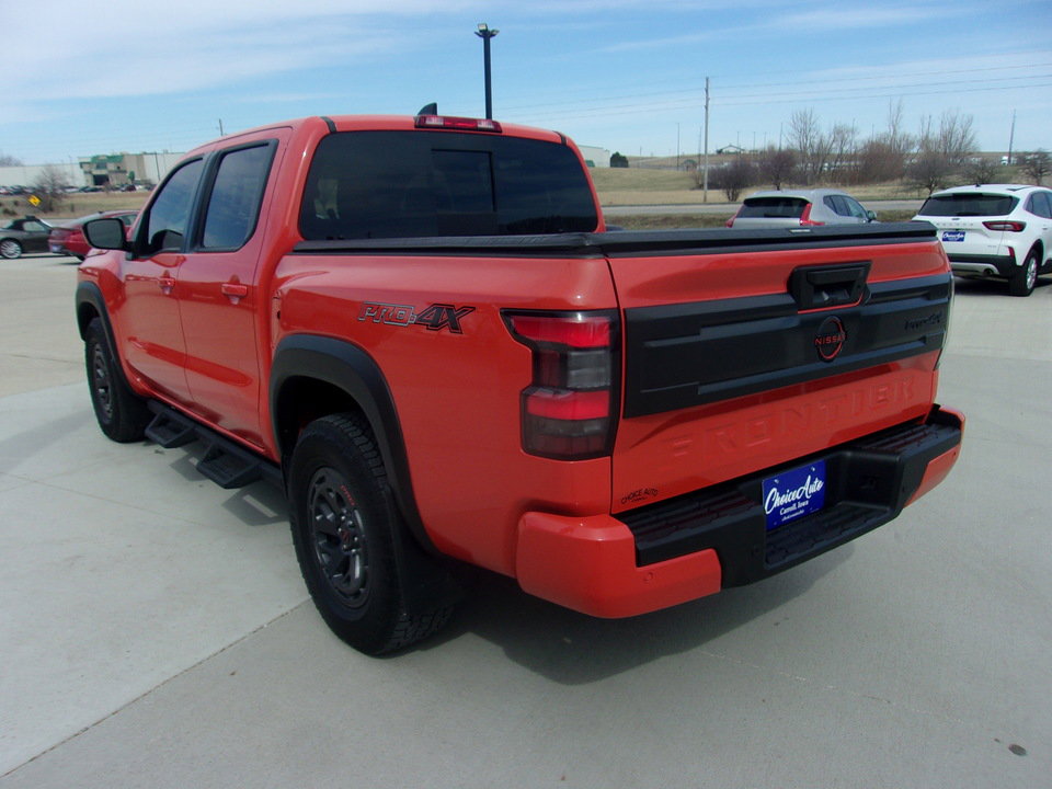 Used 2025 Nissan Frontier PRO-4X image 9