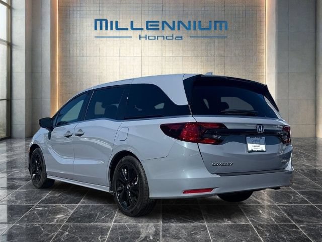 Used 2024 Honda Odyssey Sport image 2