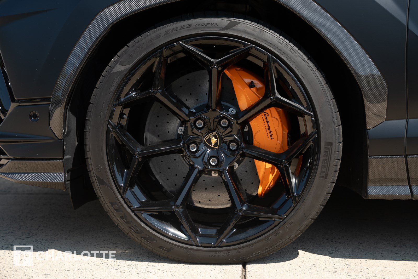 Used 2023 Lamborghini Urus Performante AWD/4WD image 10