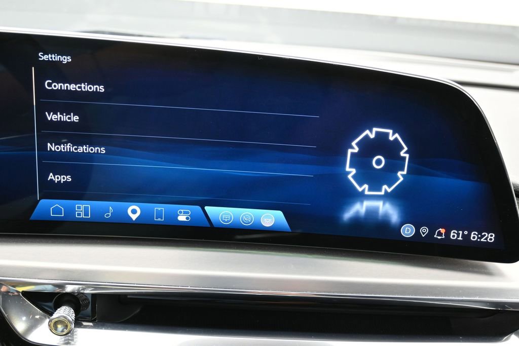 Used 2024 Cadillac Lyriq Luxury AWD/4WD image 27