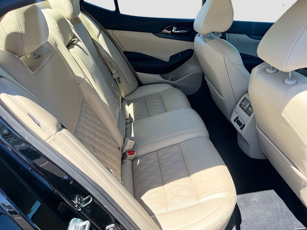 Used 2023 Nissan Maxima Platinum w/ Sport Mat Group FWD image 29
