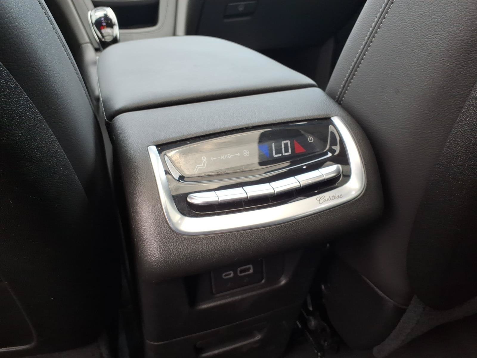 Certified 2024 Cadillac XT6 Luxury w/ LPO, Floor Liner Package AWD/4WD image 20