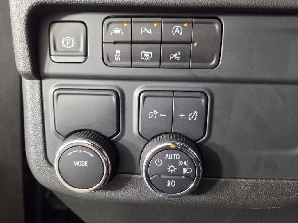 Used 2025 Chevrolet Tahoe High Country RWD image 19