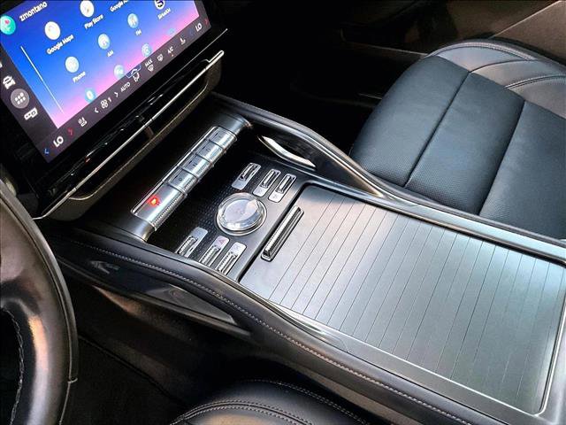 Used 2024 Lincoln Nautilus Premier w/ Jet Appearance Package image 15