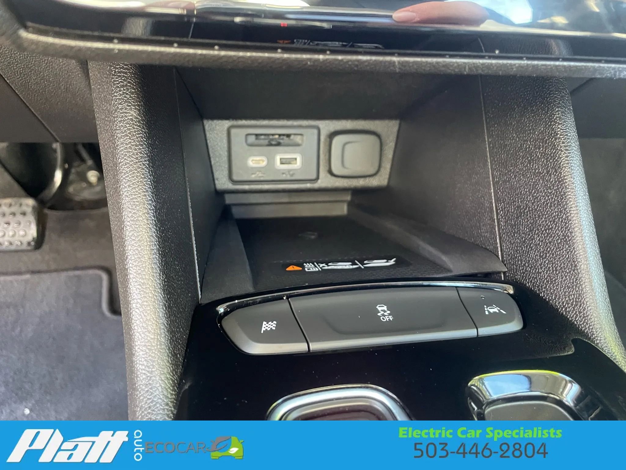 Used 2022 Chevrolet Bolt EUV LT w/ Convenience Package image 24