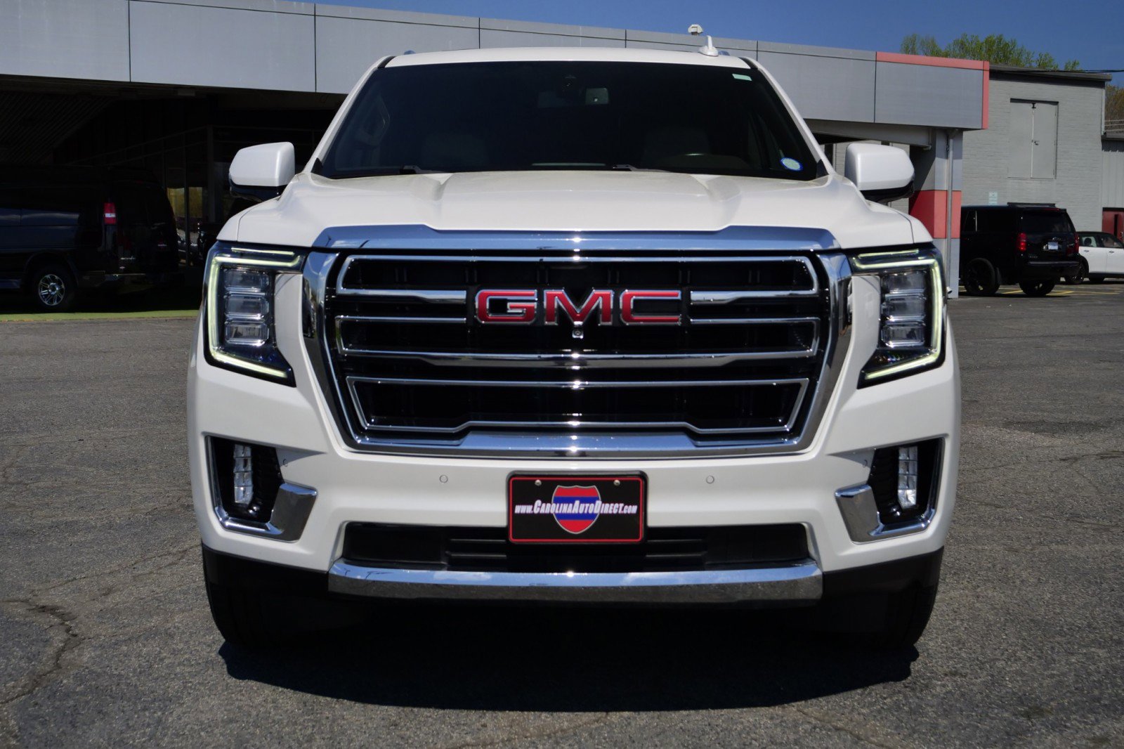 Used 2022 GMC Yukon XL SLT w/ SLT Premium Package AWD/4WD image 5