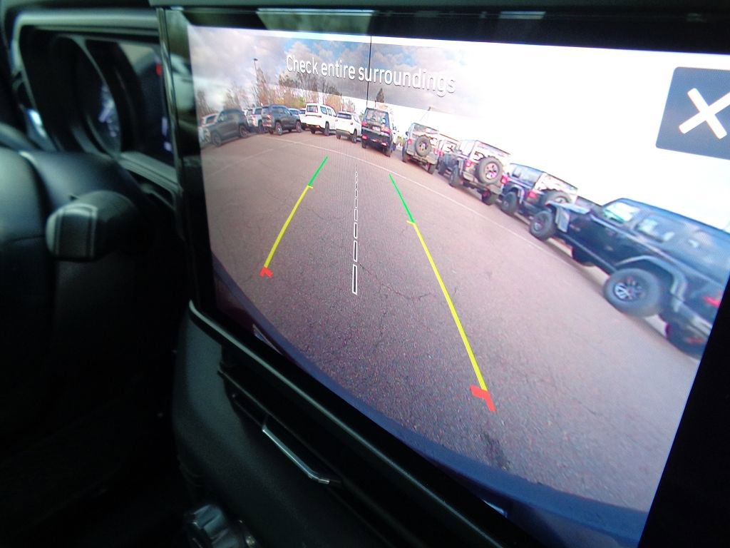 Certified 2025 Jeep Wrangler Unlimited Sahara w/ Safety Group image 25