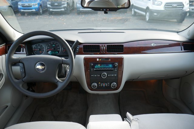 Used 2009 Chevrolet Impala LT image 3