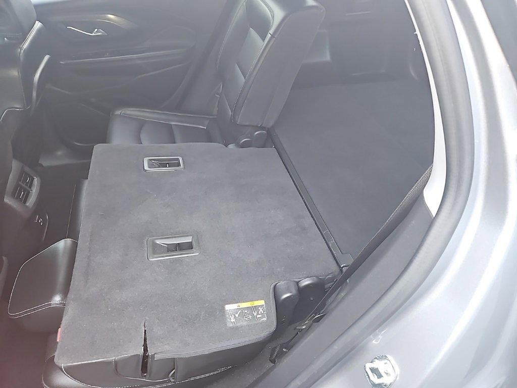 Used 2024 GMC Terrain SLT image 25