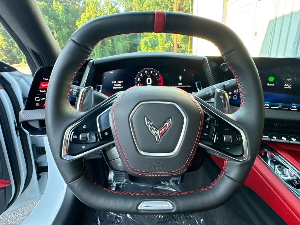 Used 2026 Chevrolet Corvette Z06 w/ Stealth Interior Trim Package RWD image 16