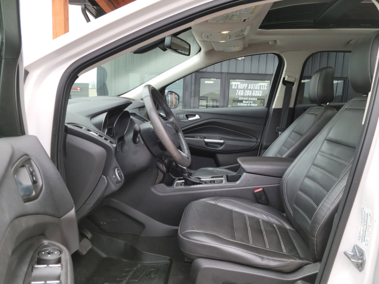Used 2018 Ford Escape Titanium image 19
