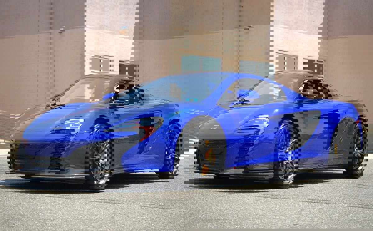 Used 2015 McLaren 650S Spider image 3