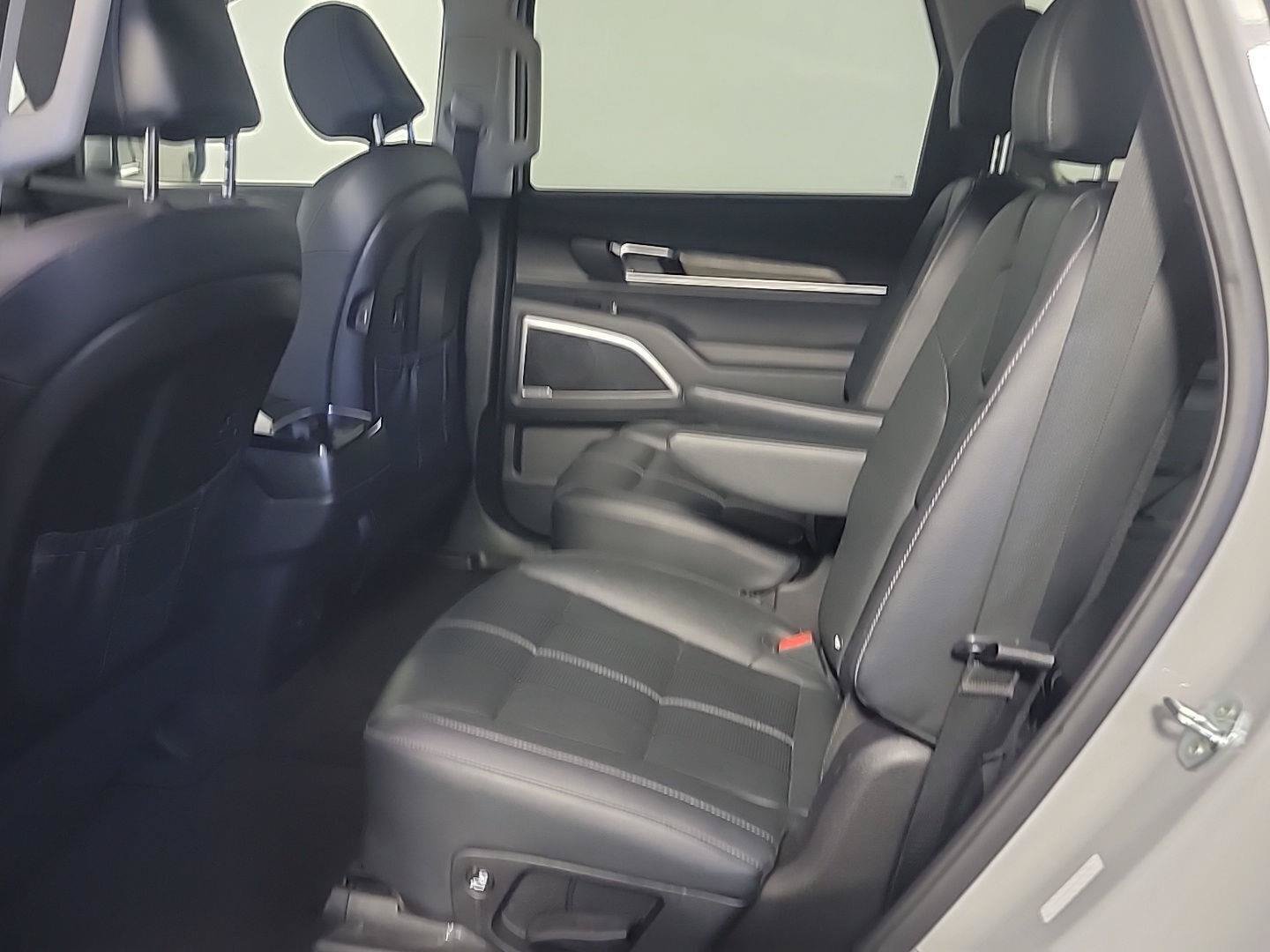 Certified 2022 Kia Telluride EX w/ EX Premium Package AWD/4WD image 17