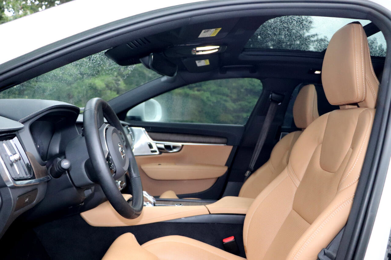 Used 2023 Volvo V90 B6 Cross Country Ultimate w/ Climate Package image 8