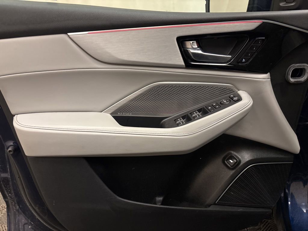 Used 2023 Acura MDX SH-AWD w/ Technology Package image 11