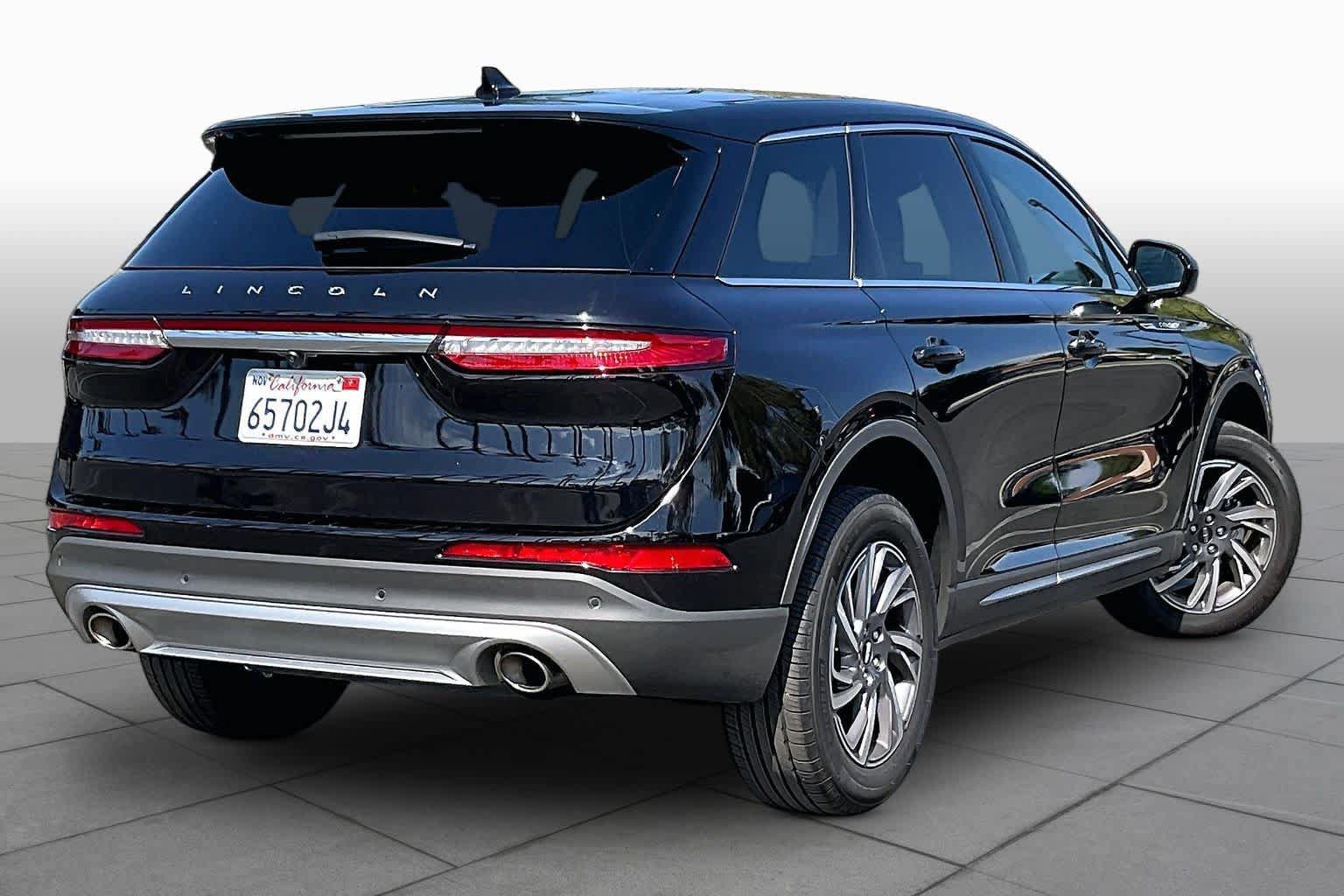 Used 2025 Lincoln Corsair FWD image 11