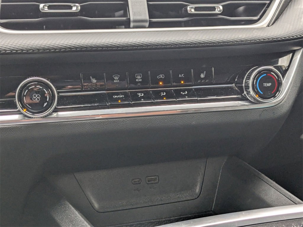 Used 2025 Chevrolet Equinox LT image 23