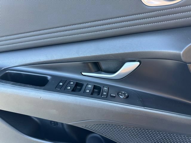 Used 2024 Hyundai Elantra Limited FWD image 19