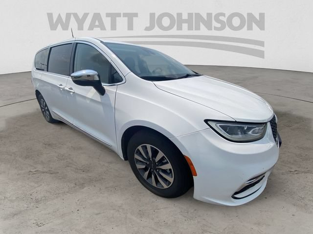 Used 2023 Chrysler Pacifica Limited FWD image 12