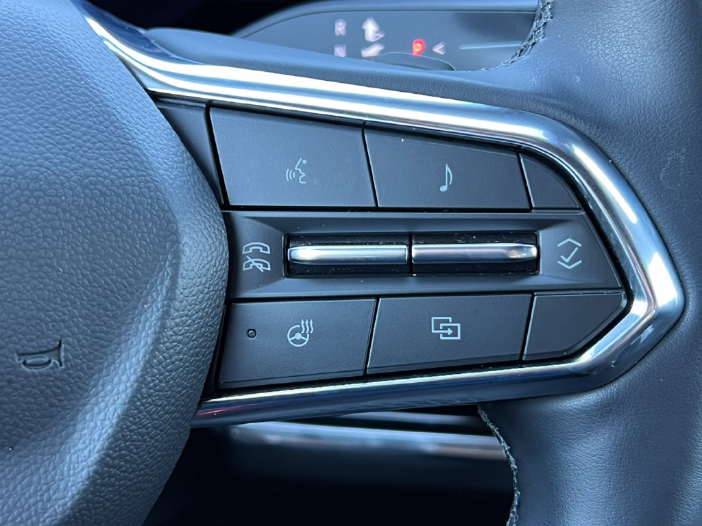 Used 2025 Chevrolet Equinox LT w/ Convenience Package II FWD image 19