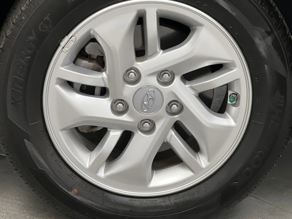 Used 2025 Hyundai Venue SE image 55