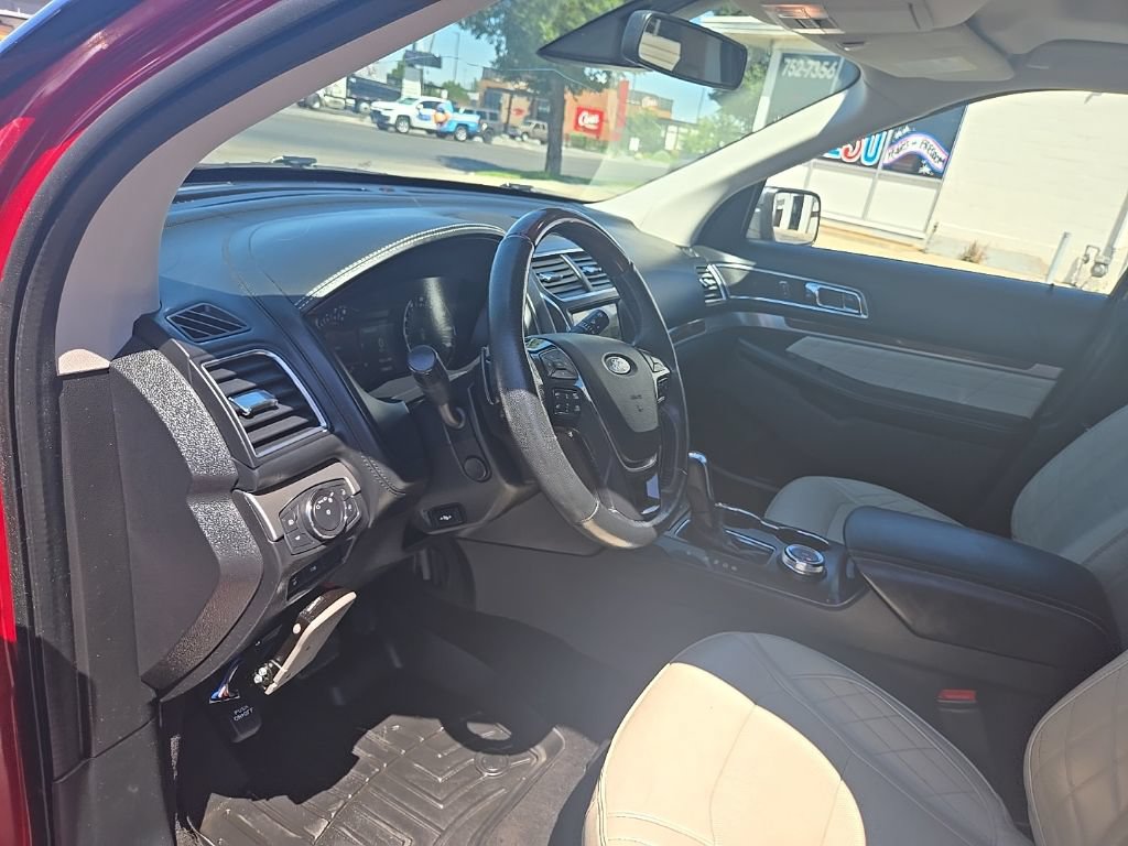 Used 2018 Ford Explorer Platinum AWD/4WD image 11