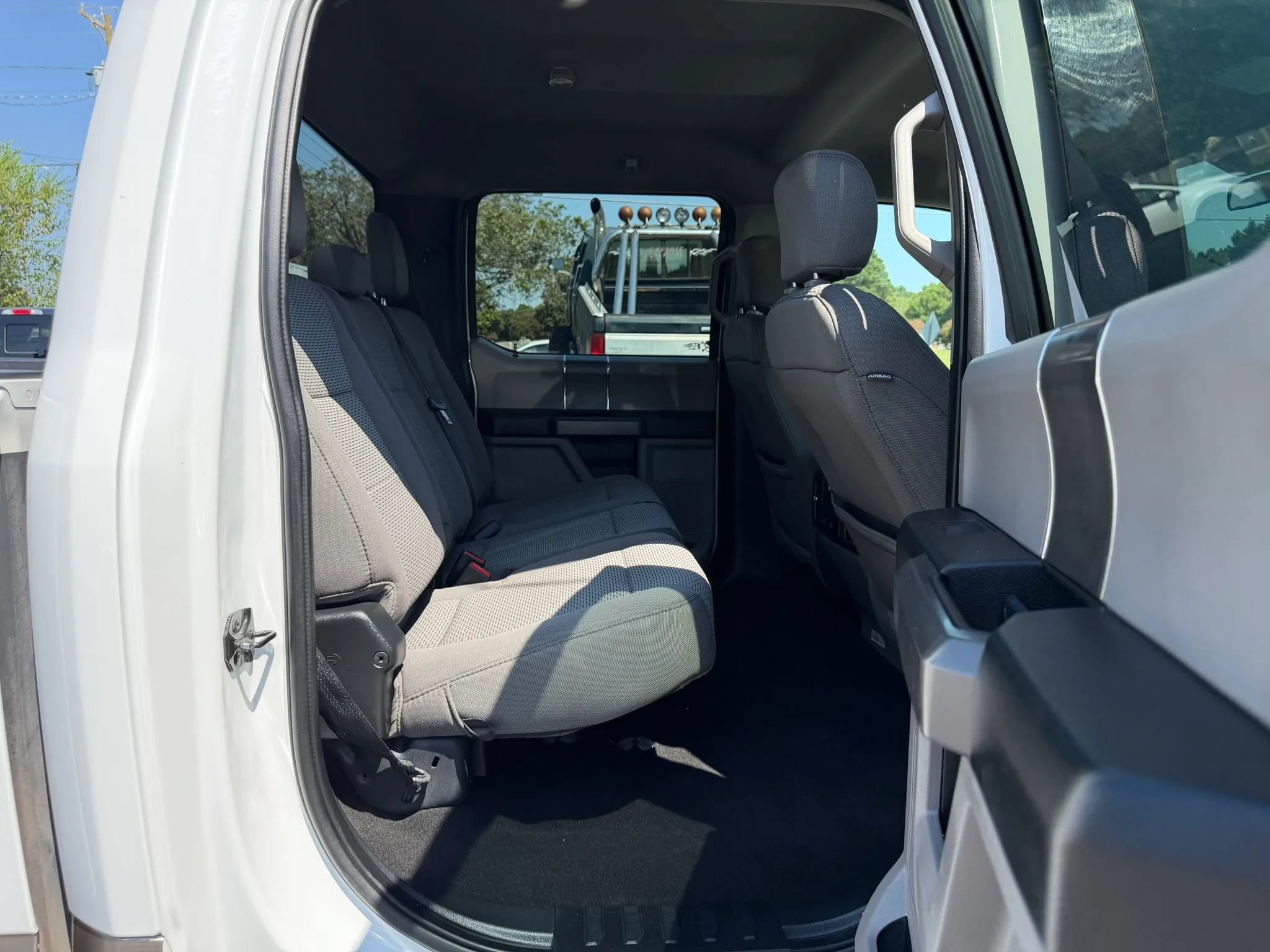 Used 2020 Ford F250 XLT w/ XLT Premium Package AWD/4WD image 19
