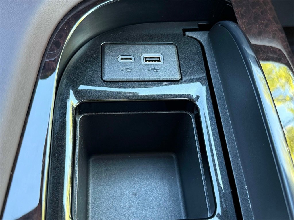 Certified 2024 Cadillac Escalade ESV Sport Platinum w/ LPO, ONYX Package image 28