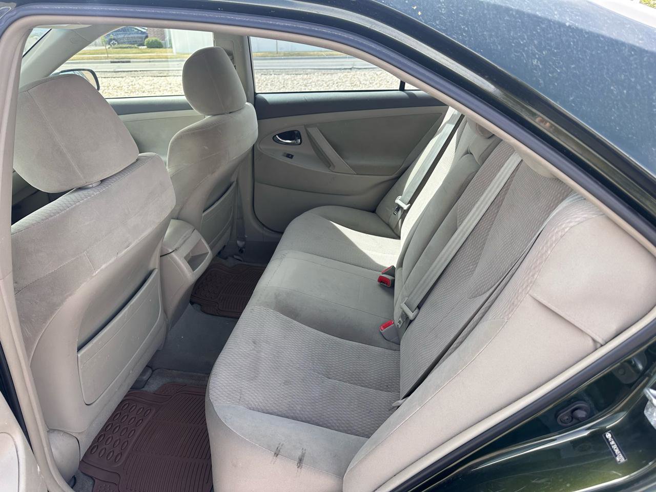 Used 2010 Toyota Camry LE image 7