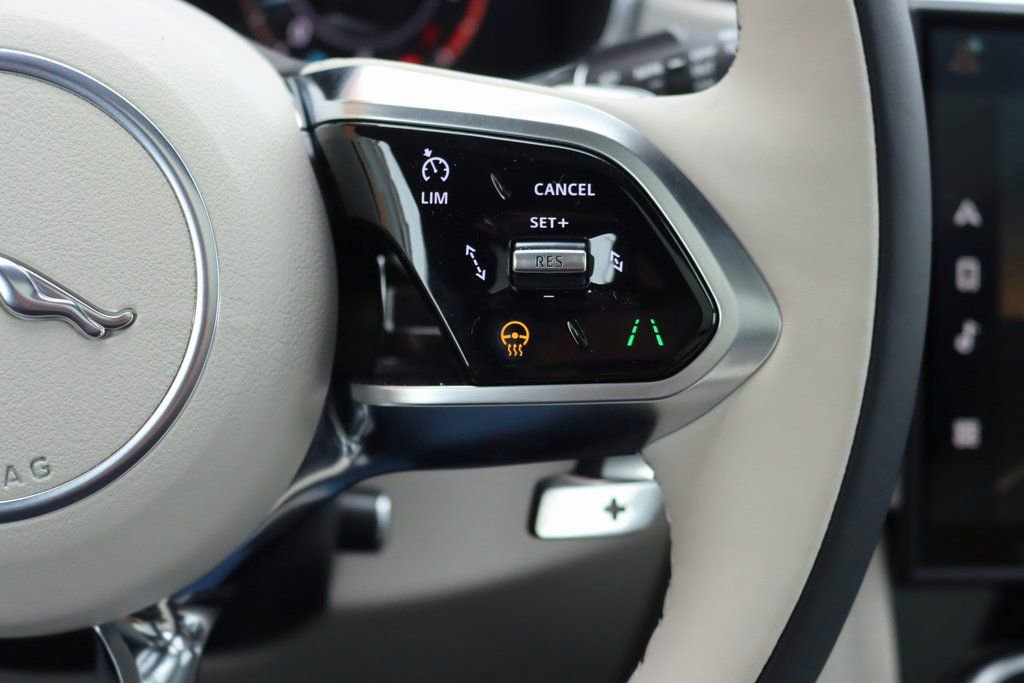 Used 2026 Jaguar F-PACE R-Dynamic S image 18