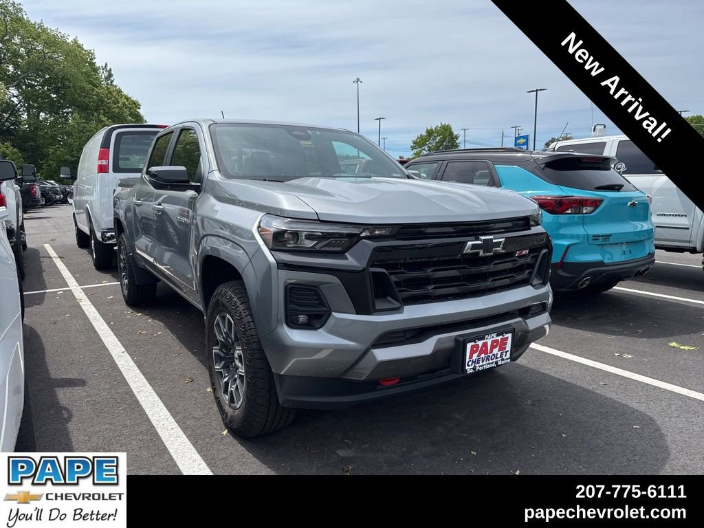 Used 2024 Chevrolet Colorado Z71 w/ Z71 Convenience Package 2
