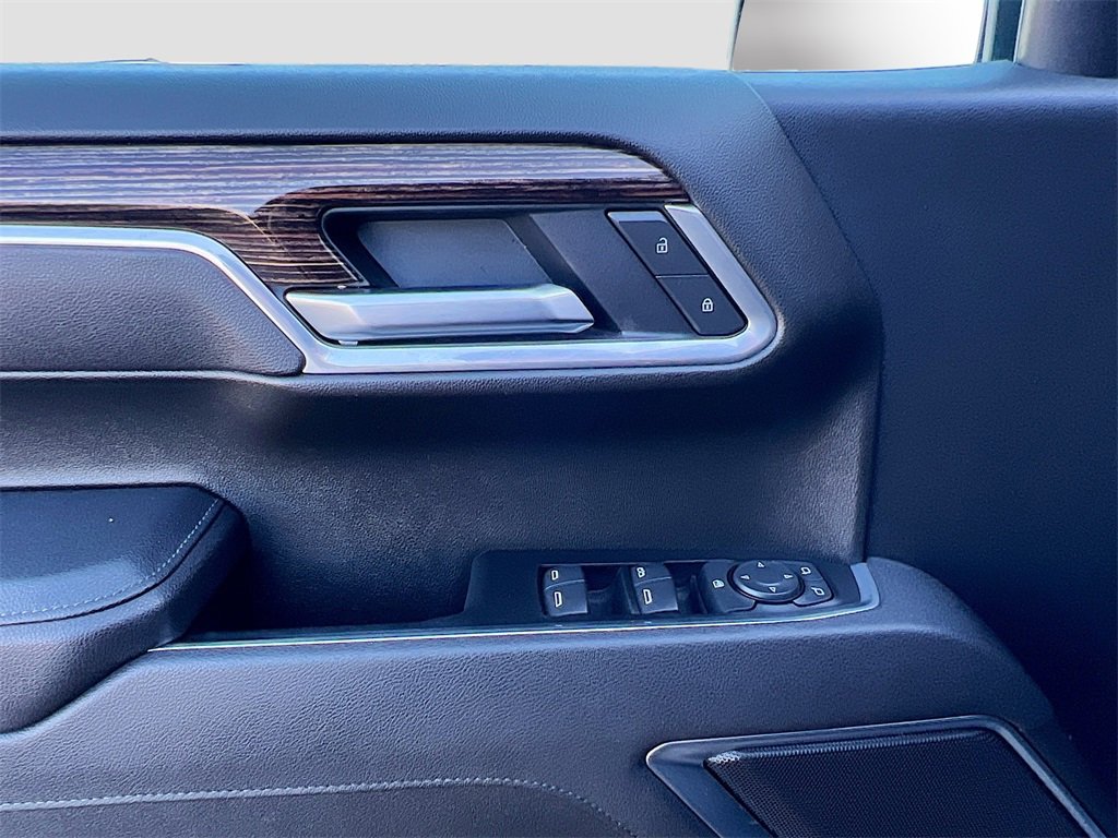 Used 2025 GMC Sierra 1500 Elevation image 18