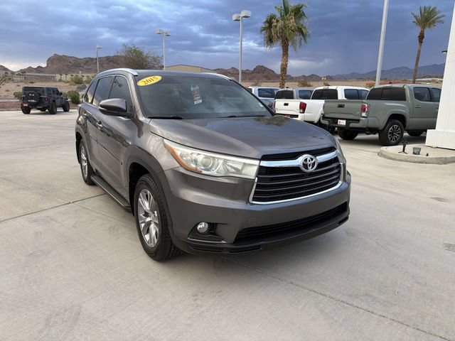 Used 2015 Toyota Highlander XLE AWD/4WD image 3